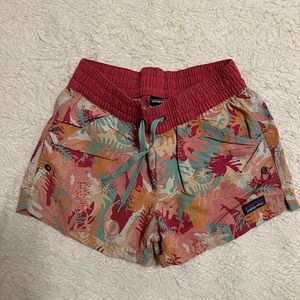 Patagonia floral baggie shorts size M 8-10